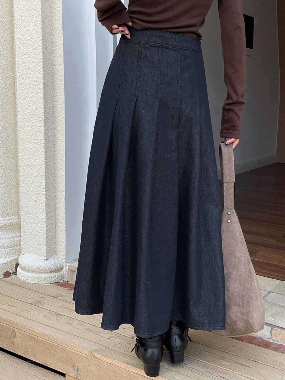 Dark Wash Casual Women's Elegant Pleated Denim Skirt - Picture 2 of 7